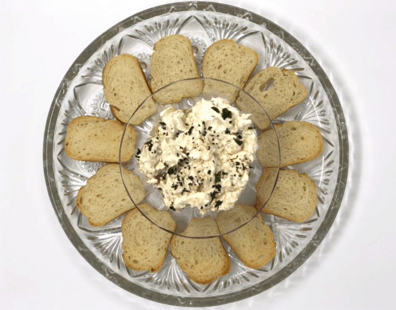 Easy and Gourmet: Burrata with Crostini