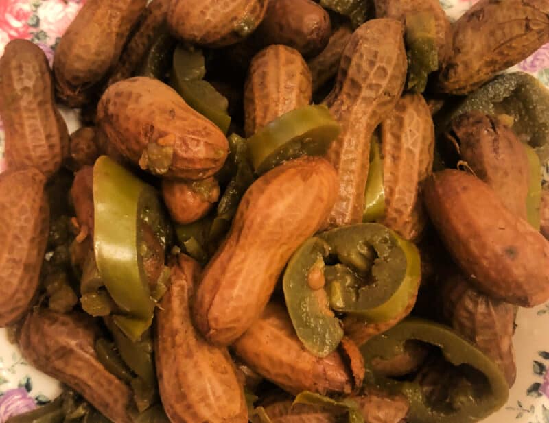 Boiled peanuts at home
